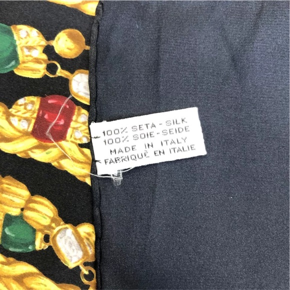✨🛍️ Chanel Black Jewelry Pattern Silk Scarf - Picture 7 of 7